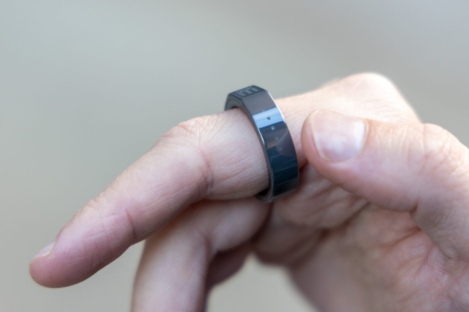 Pros and Cons of Smart Rings for Personal Use - vertu.com