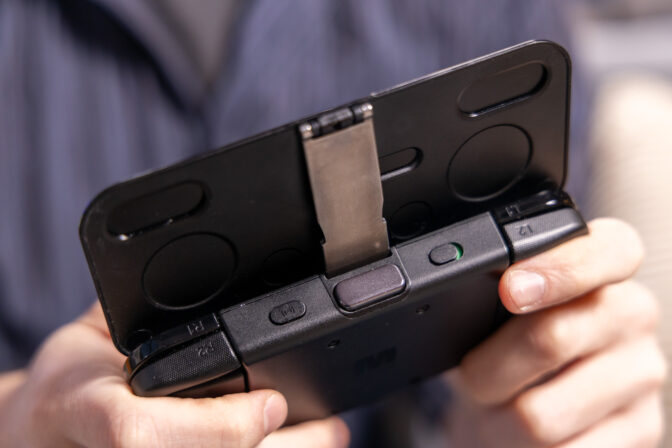 Bad Mobile Controls MCON Review: You Won't Find a More Compact Mobile Controller