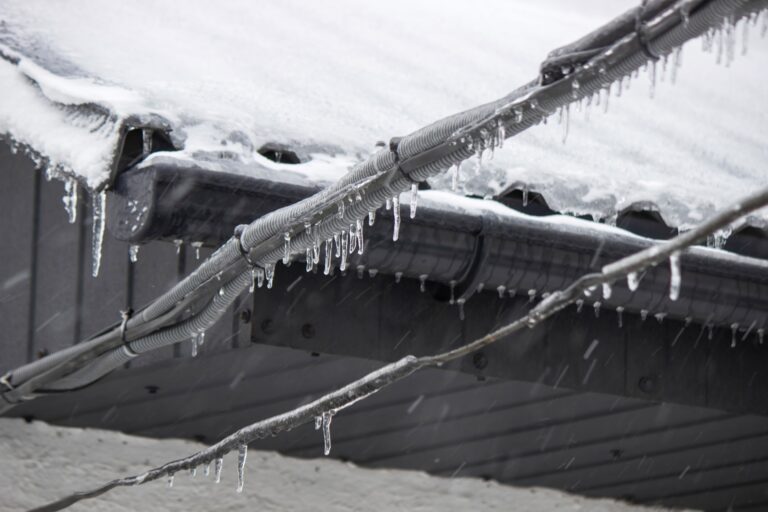 Brutal Winter Storm Leaves Hundreds of Thousands Without Power. How ...