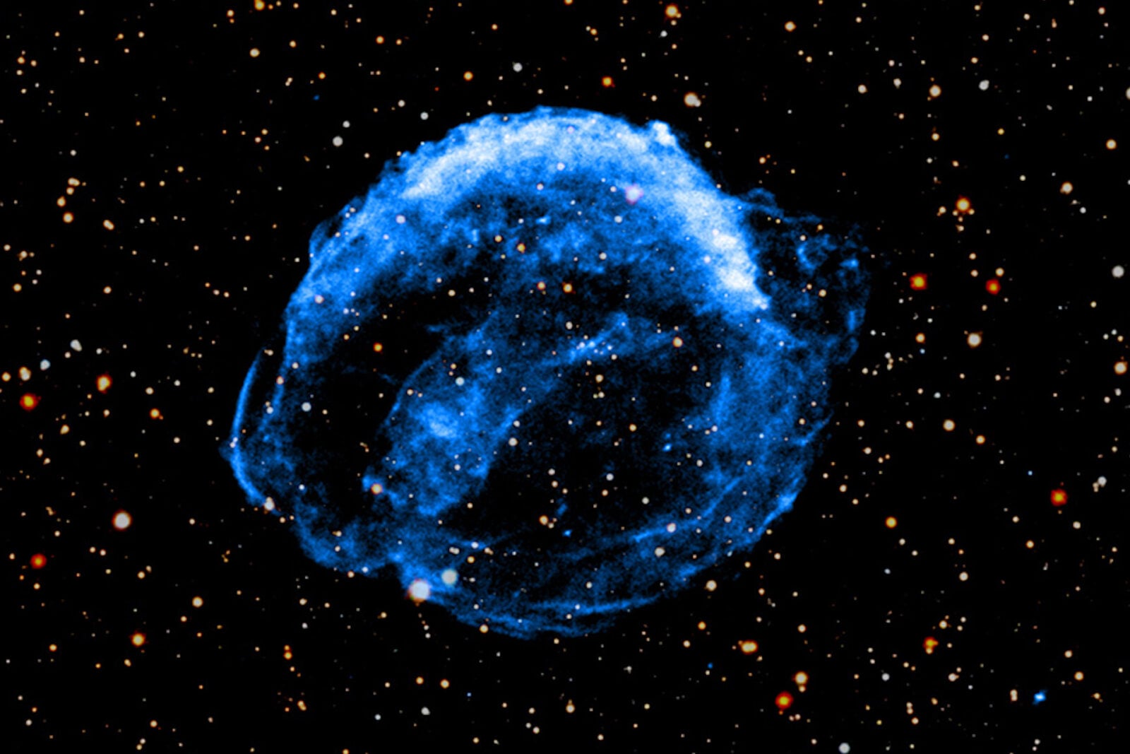 Stunning 25-Year Timelapse Shows a Supernova Tearing Through Deep Space