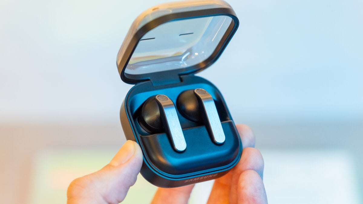 Samsung’s Next Pair of Galaxy Buds Look Like a Huge Departure
