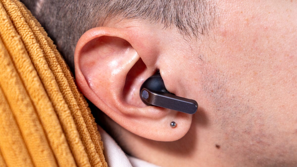 Samsung’s Galaxy Buds Are About To Steal One of AirPods’ Best Accessibility Features