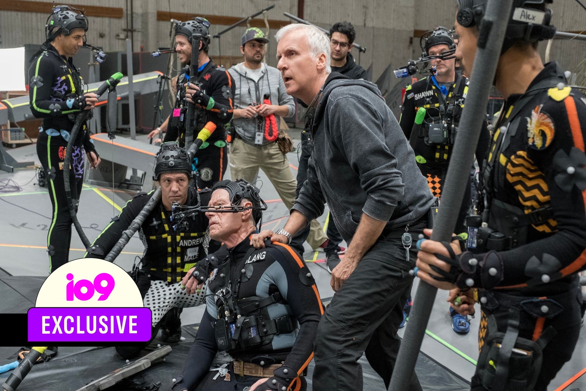 gizmodo.com - Germain Lussier - Watch James Cameron Get Really Hands-On Filming 'Avatar: Fire and Ash