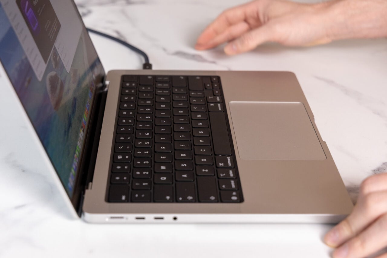 M5 Max Macbook Pro Review Preeminent Power In The Same Old Shell 