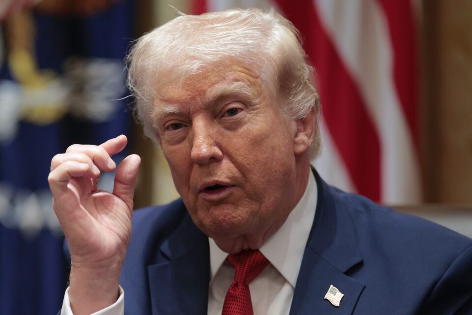 Trump Says He'll Sign Order to Pay TSA