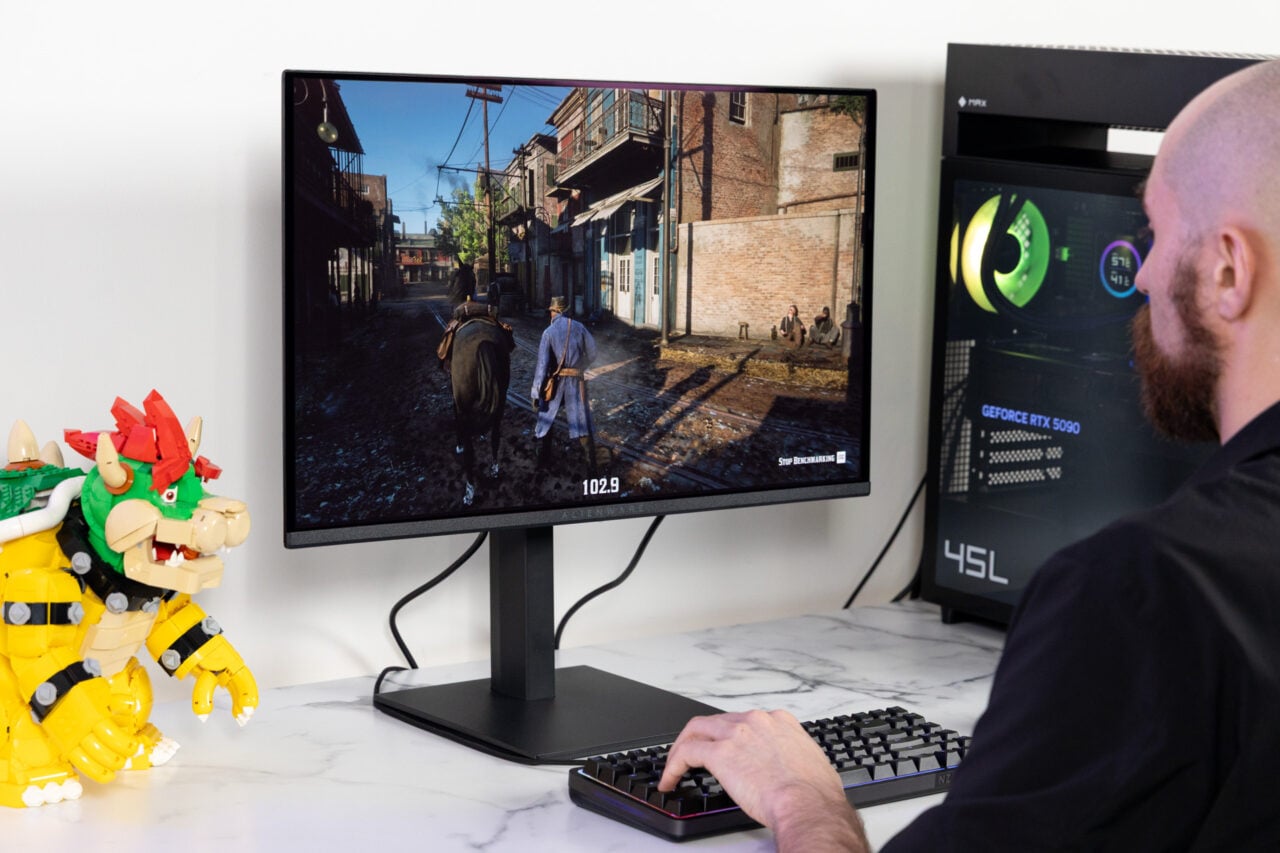 Alienware AW2726DM QD-OLED Gaming Monitor Review