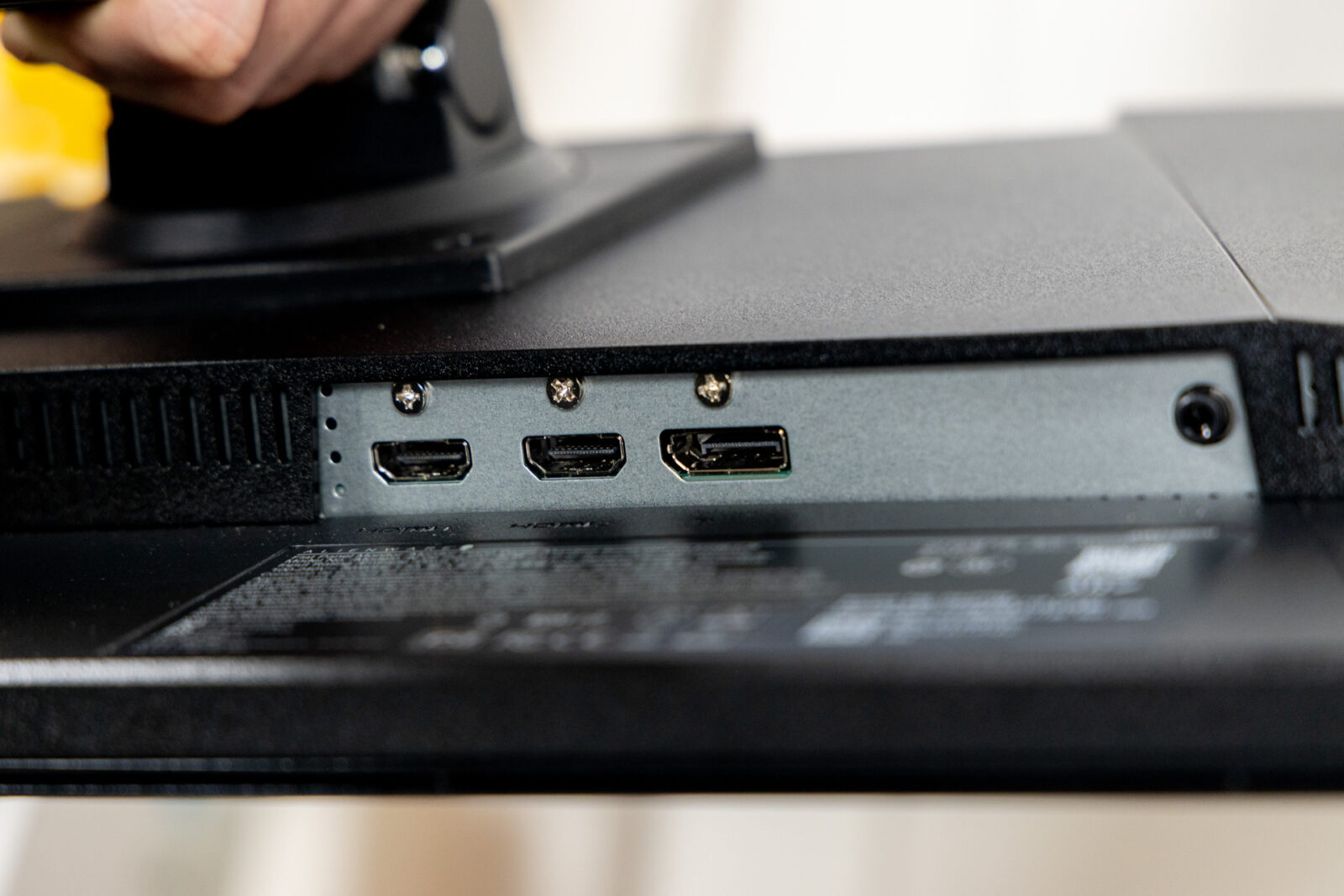 Alienware's $350 QD-OLED Gaming Monitor Nixes Everything for a Pretty ...