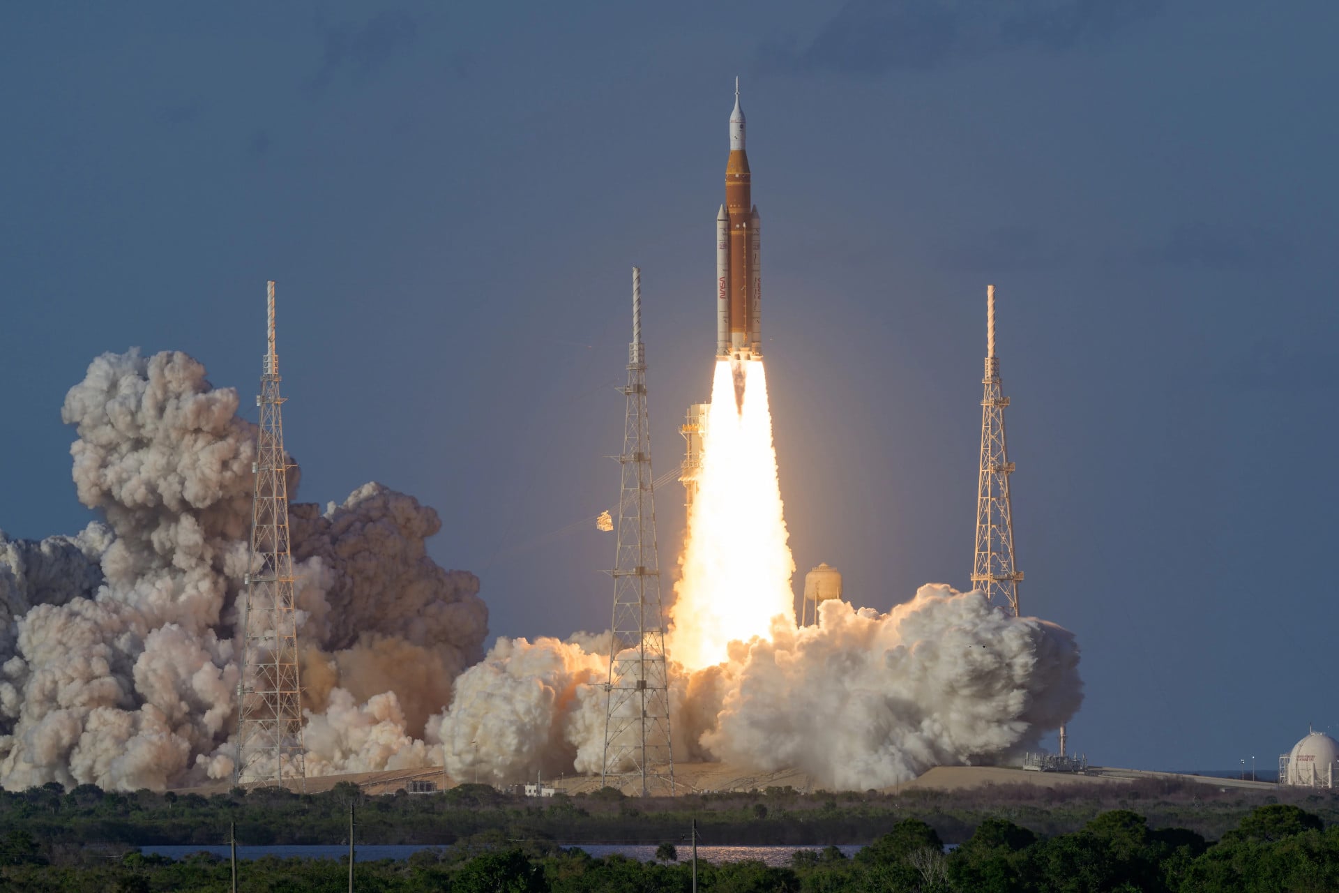 From left, NASA astronauts Reid Wiseman, Victor Glover, Christina Koch, and CSA (Canadian Space Agency) astronaut Jeremy Hansen visit NASA’s Artemis 2 SLS (Space Launch System) rocket and Orion spacecraft on March 30, 2026, at NASA’s Kennedy Space Center in Florida