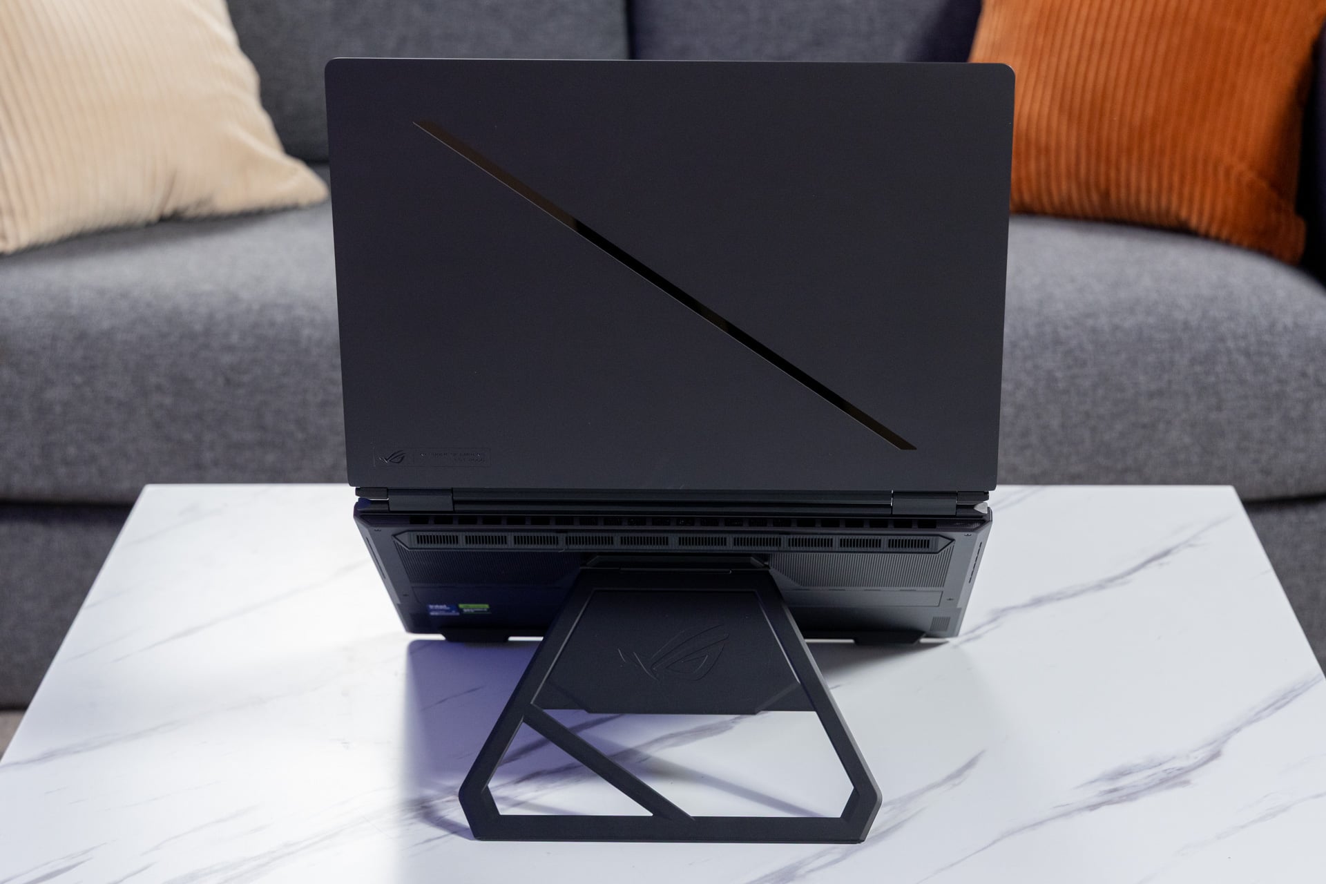 Asus Rog Zephyrus Duo Review 12