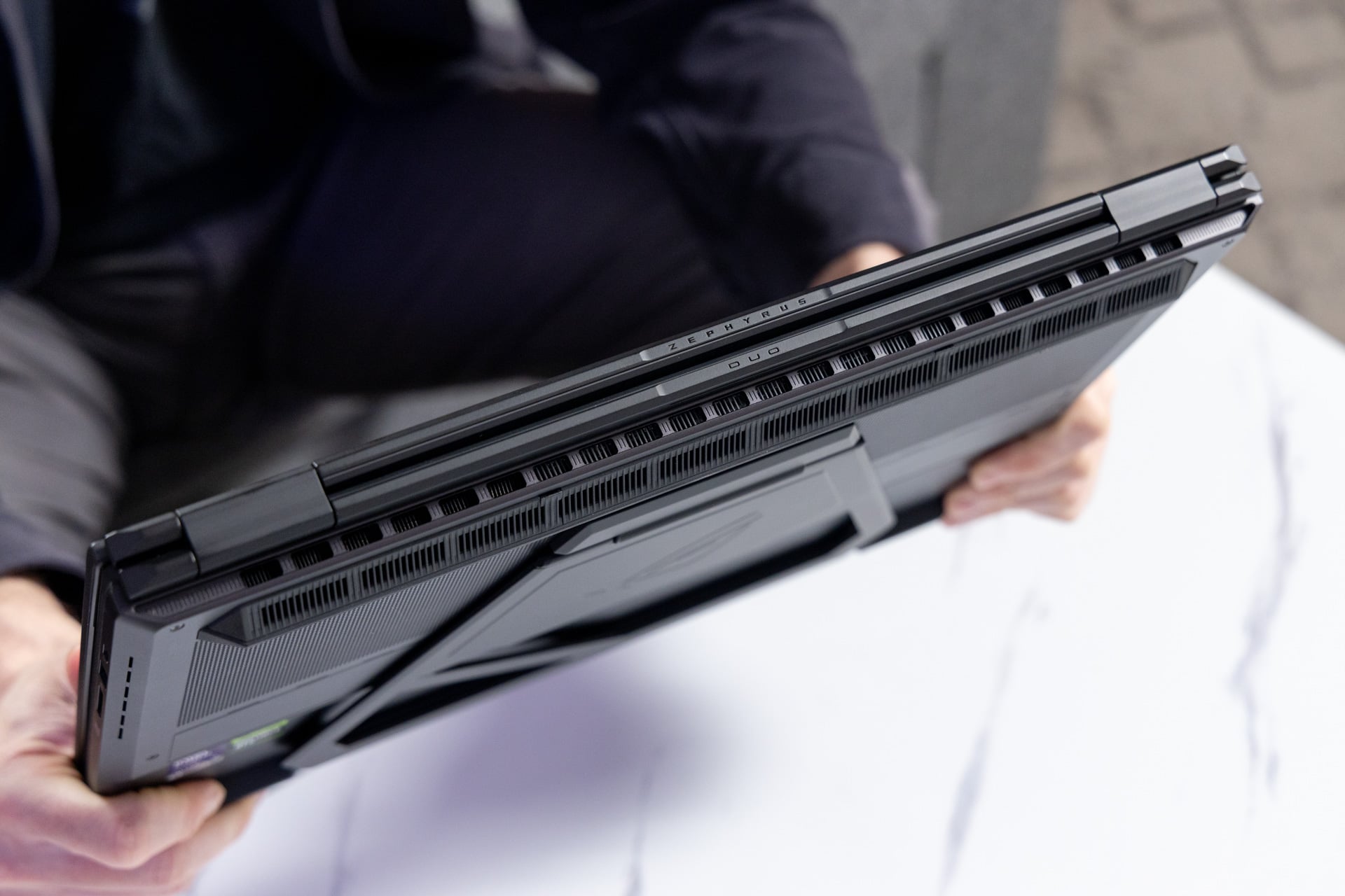 Asus Rog Zephyrus Duo Review 15