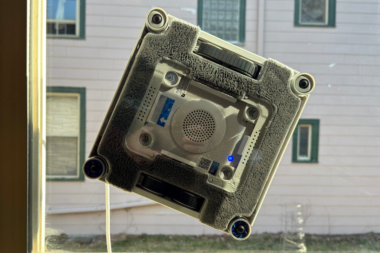 Ecovacs Winbot W3 Omni Review 07