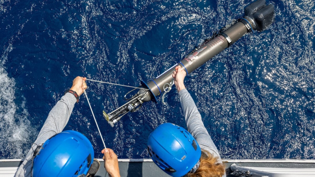 Tiny Robots Reveal Hidden Ocean Chemistry in Low-Oxygen Waters