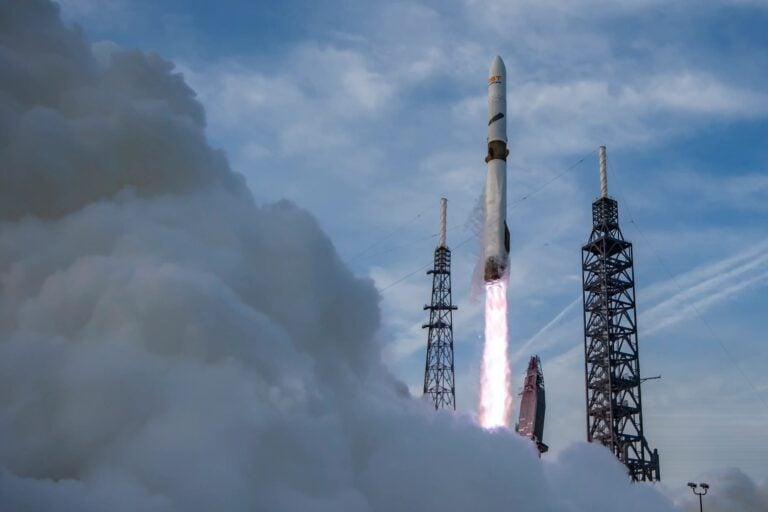 Blue Origin's New Glenn Rocket Cleared For Launch After Suffering ...