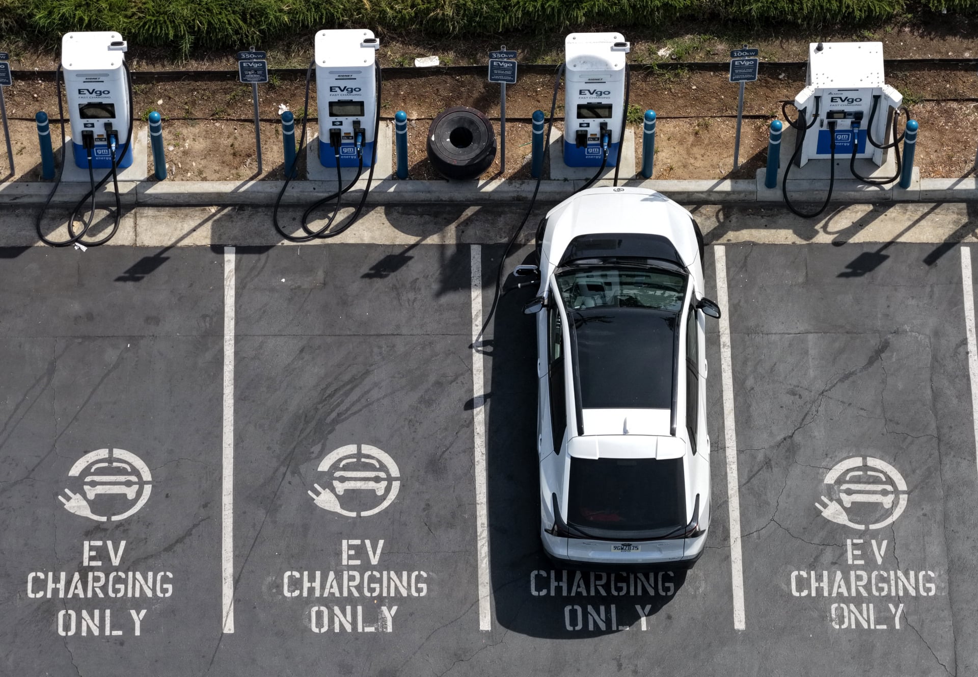 gizmodo.com - Ece Yildirim - Used Electric Vehicles Are Having A Resurgence