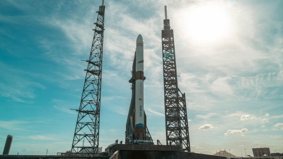 Karena V3 Starship Tertinggal, Blue Origin Persiapkan Peluncuran Ketiga New Glenn