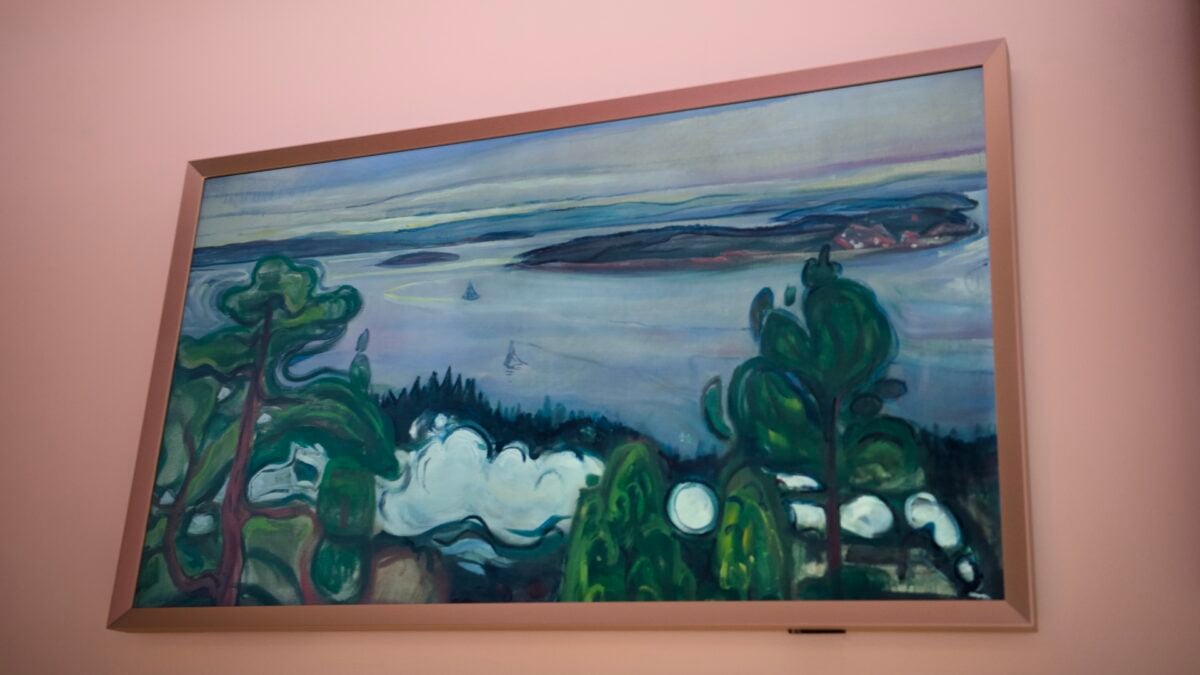 Samsung’s New Frame TVs Look Even More Like Actual Paintings