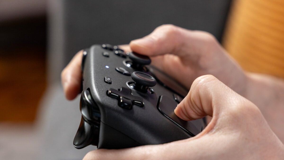 The Steam Controller Has the Funniest Easter Egg if You Ever Drop It