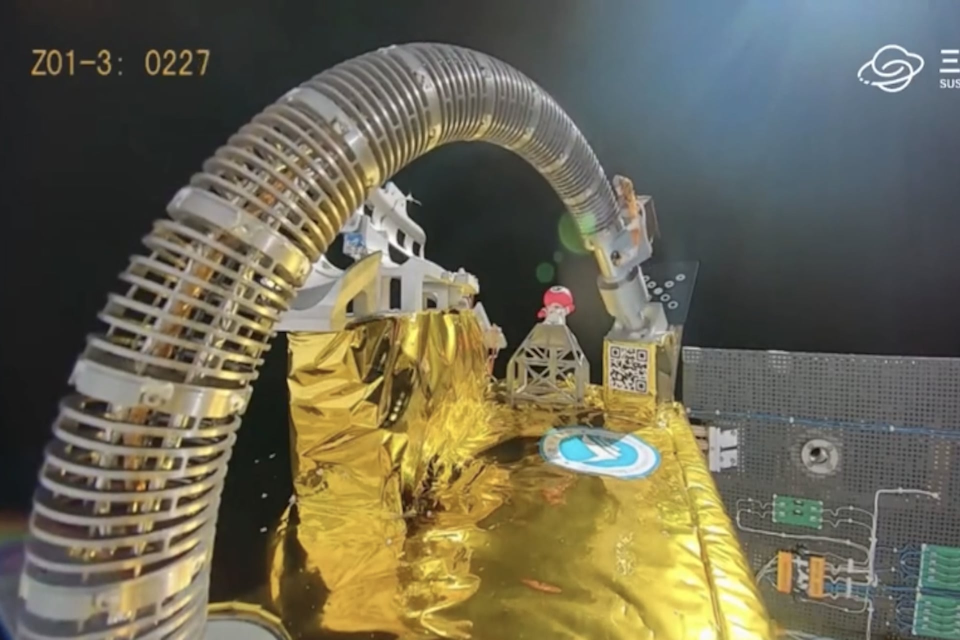 Xiyuan-0's arm completes its first in-orbit operations.