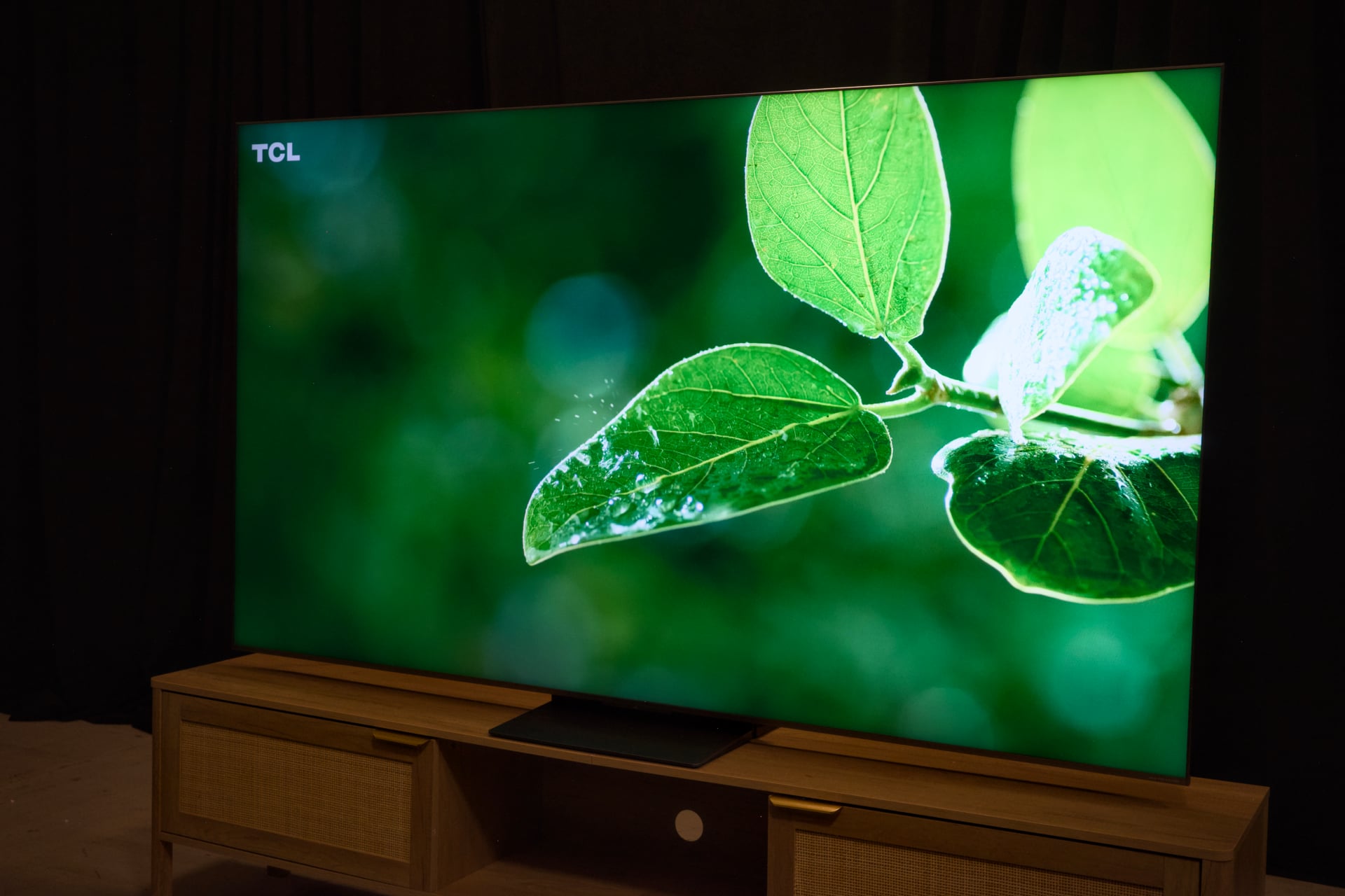 Tcl Qm8l Tv 2