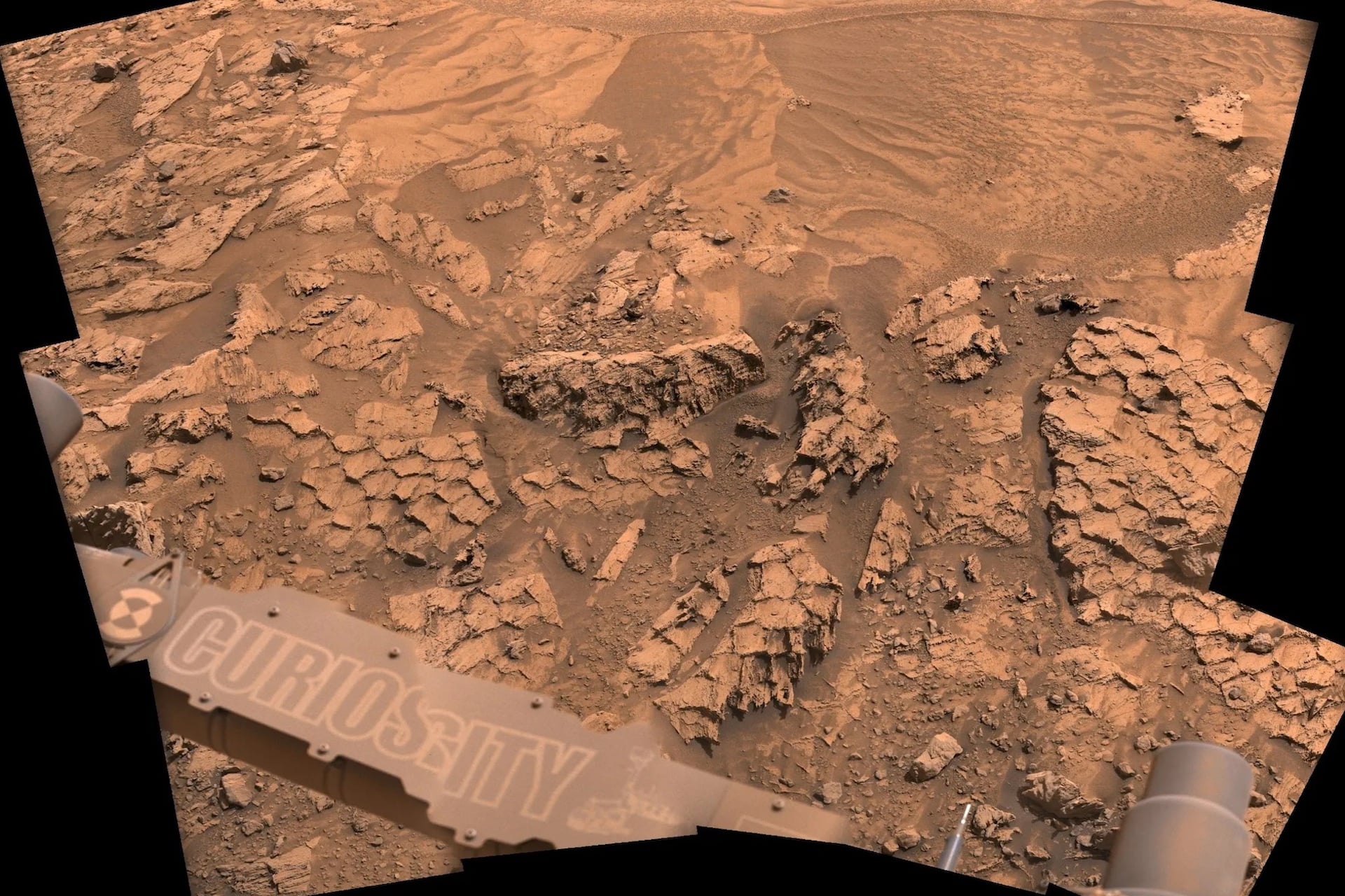 Curiosity captured this image of strange patterns on the surface of Mars near Antofagasta in the Gale crater.