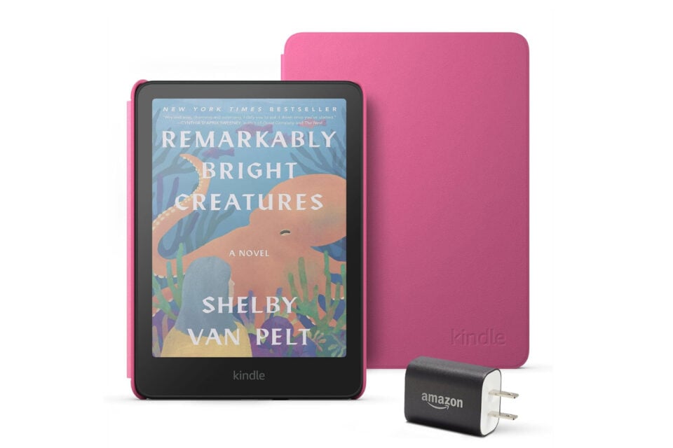 Amazon Kindle Colorsoft Bundle Costs Less Than The E Reader Alone amazon-kindle-colorsoft-bundle-costs-less-than-the-e-reader-alone