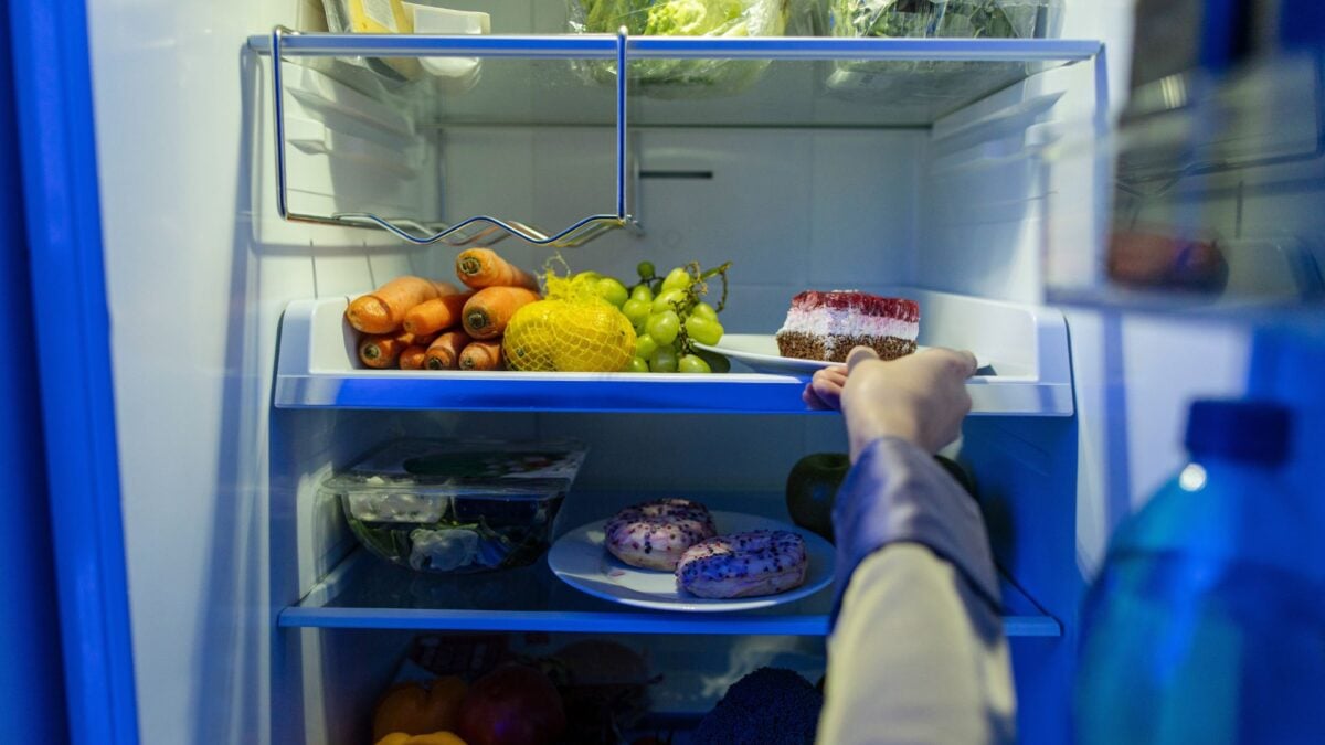 Your Late Night Snacking Isn’t Doing Your Gut Any Favors, Study Finds