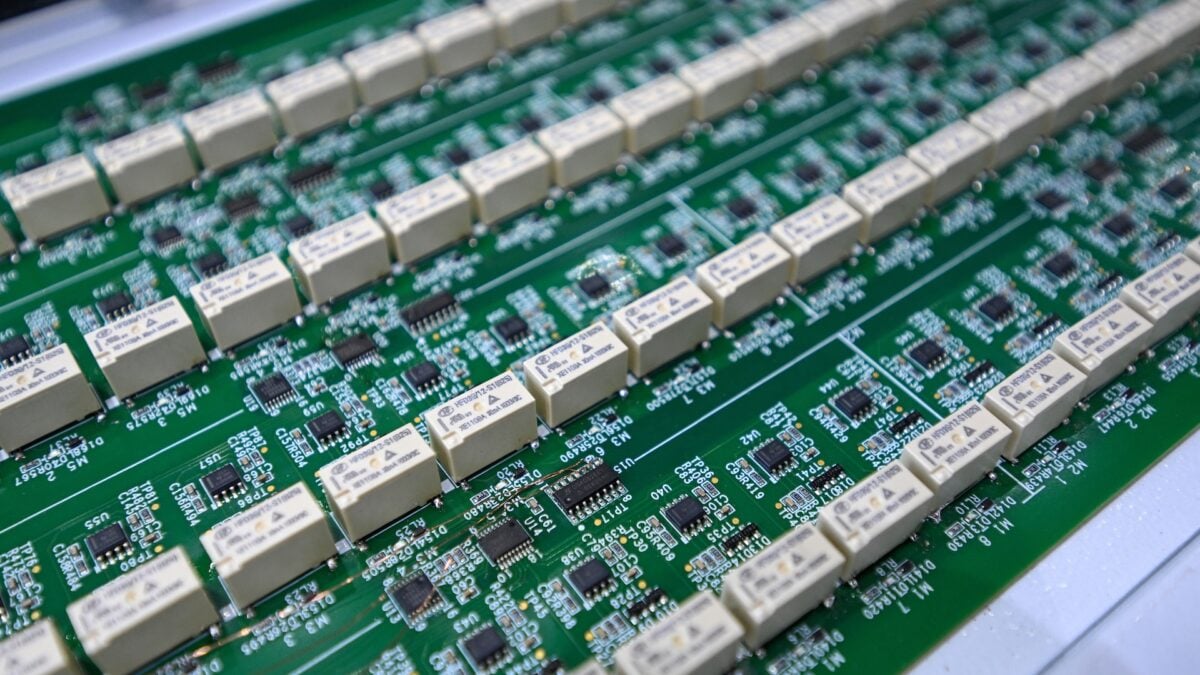 Trump's War on Iran Is Really Messing Up the Tech That Runs Modern Life