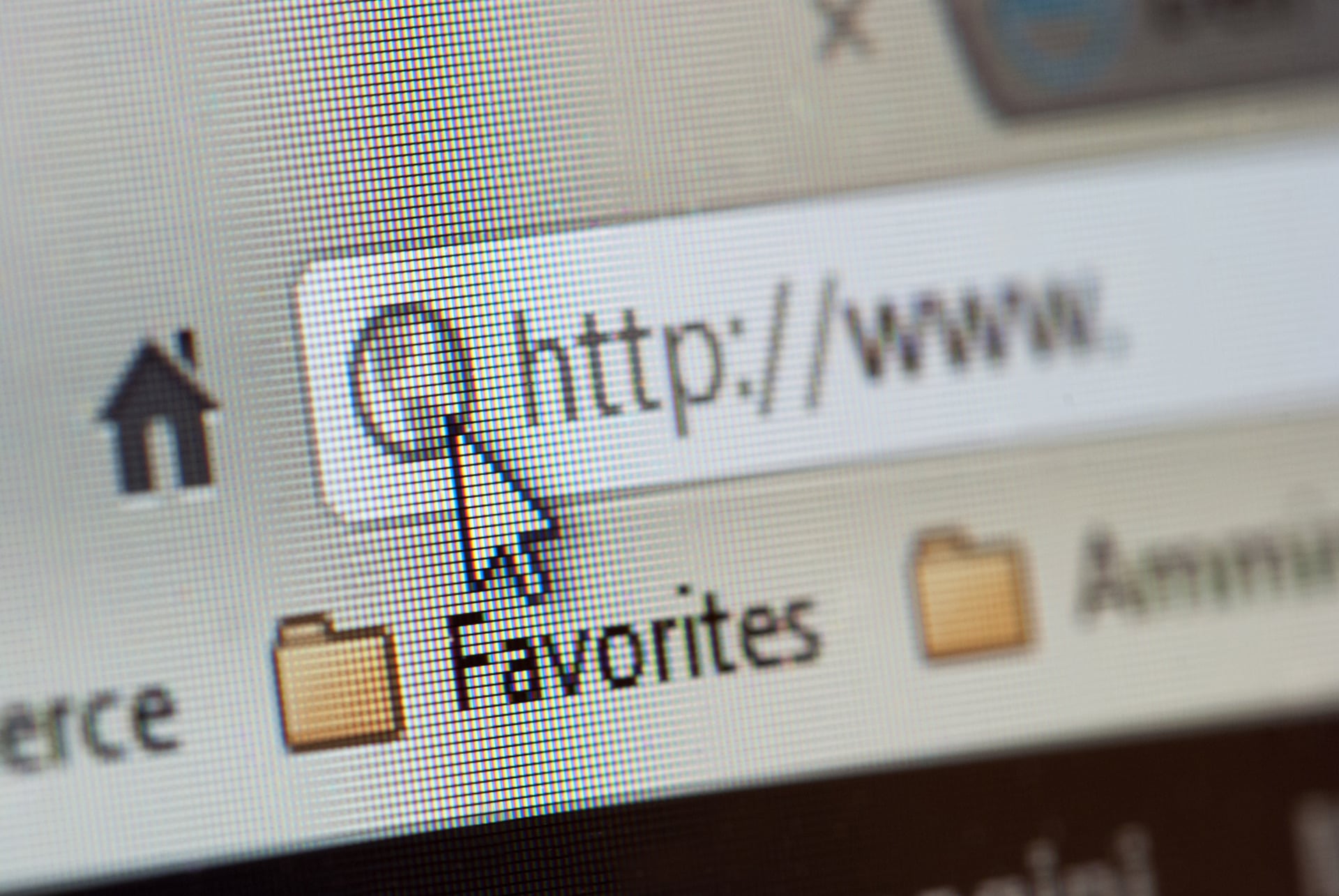 gizmodo.com - Ece Yildirim - Dead Internet Theory Is 17% of the Way to Becoming Reality, Study Finds