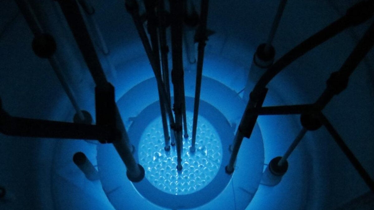 Ambitious Experiment Aims to Test Tiny Nuclear Reactors for AI Data Centers