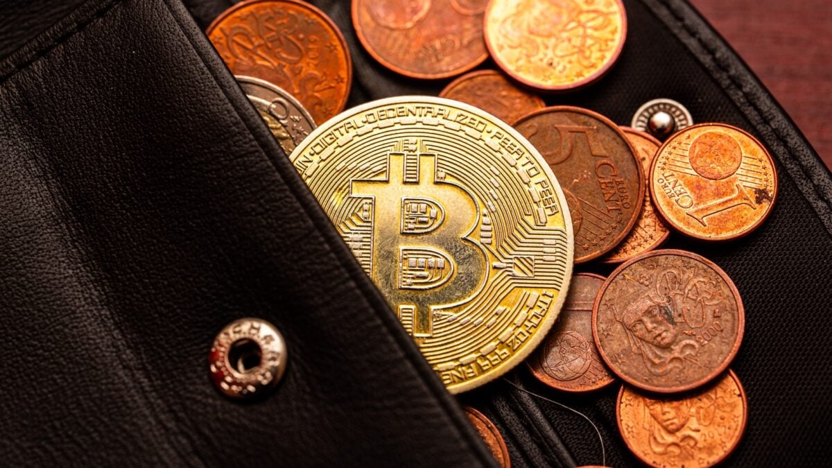 User Recovers $400K Bitcoin Using Claude AI