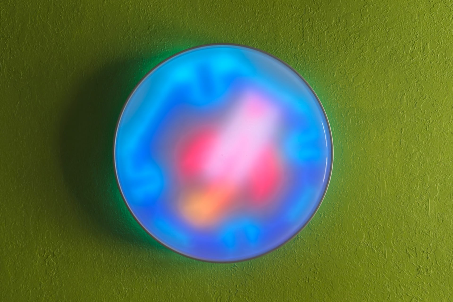 Govee Ceiling Light Ultra mostrando uma imagem difusa de um foguete.