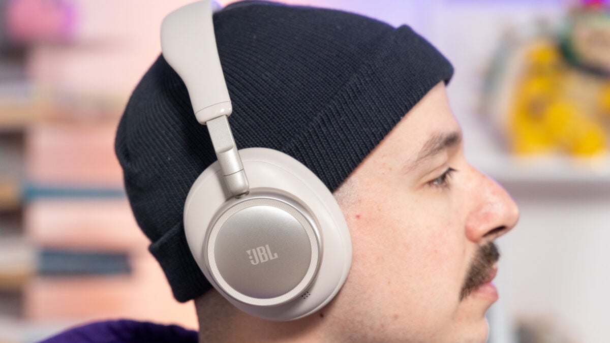 JBL Live 780NC Review: Solid Wireless Headphones You Can Live Without