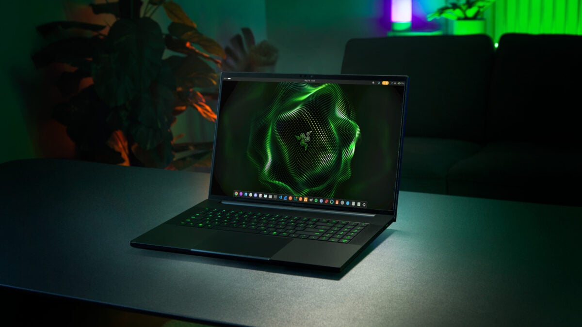 Razer’s Blade 18 Is More Powerful Than Before, but the Dang Laptop Weighs 7 Pounds