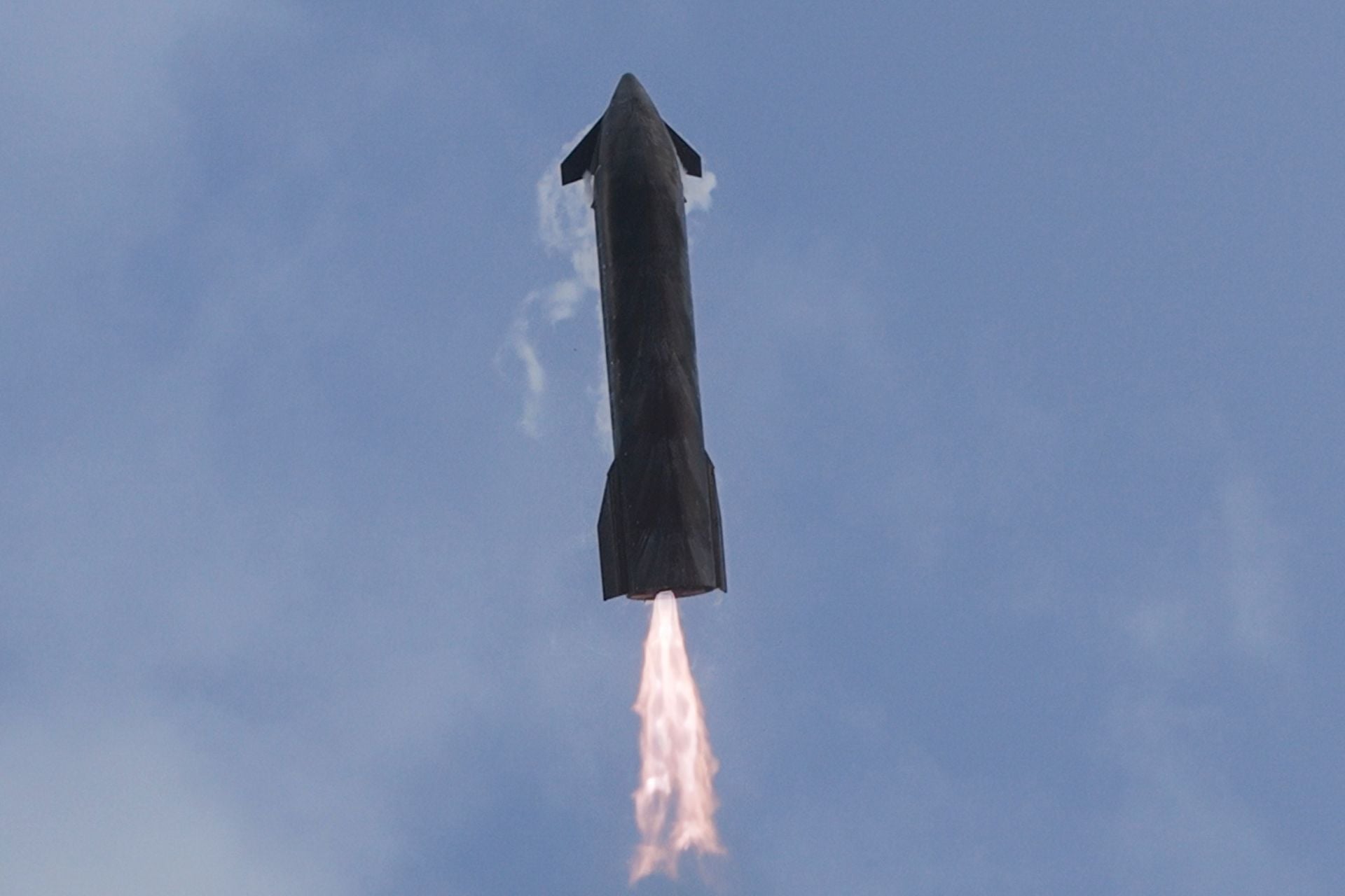 Starship V3 performs a landing burn over the Indian Ocean to close out Flight 12 on May 22, 2026. 