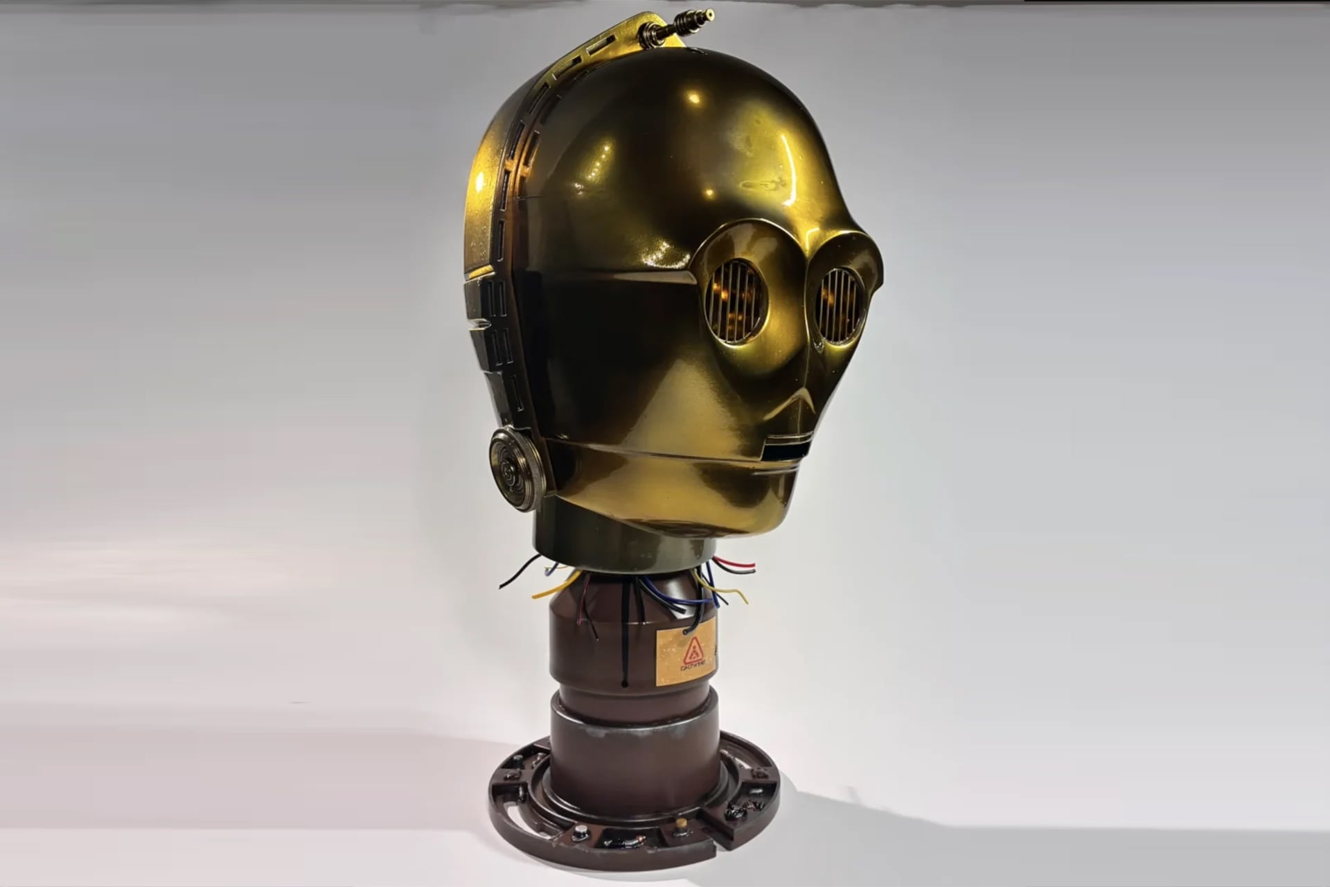 C-3PO AI head