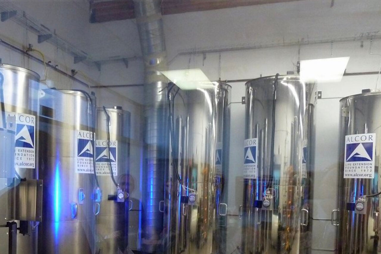 Neurosurgeons Are Weirdly Optimistic About Cryonics for Life Extension, Survey Finds