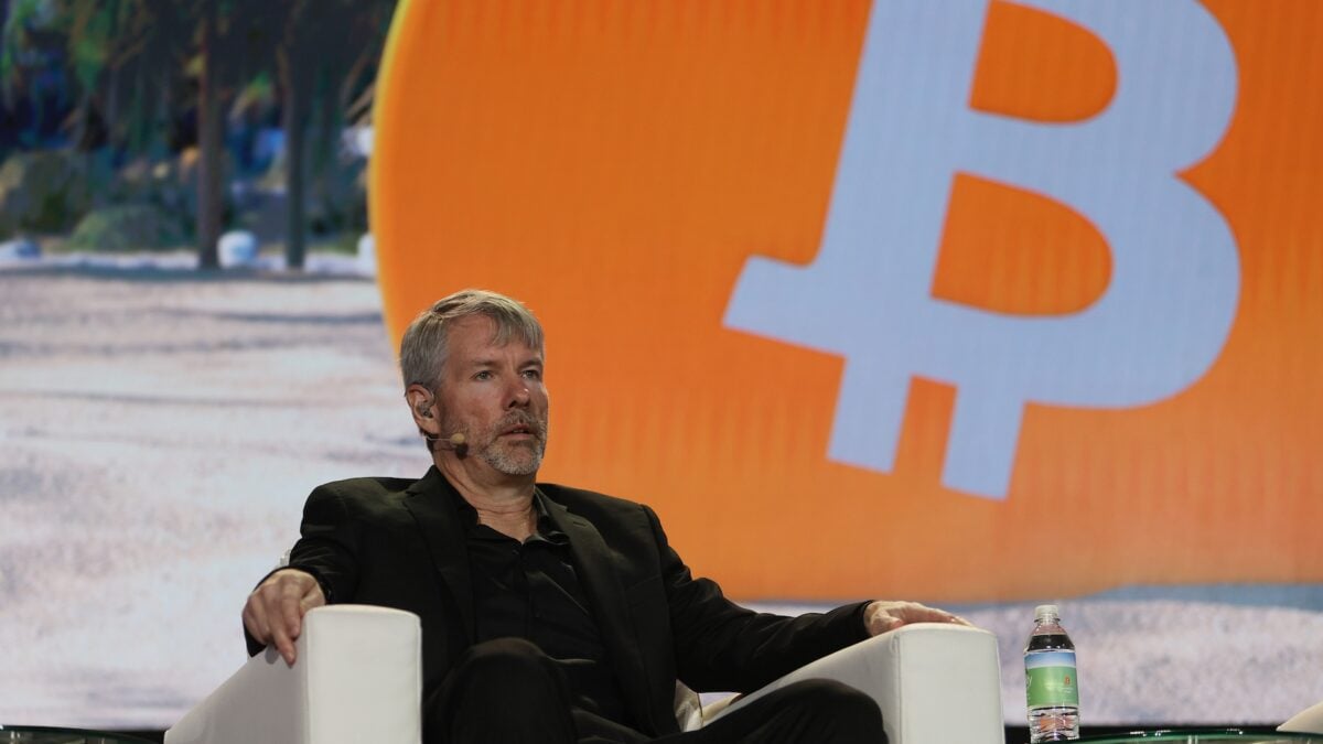 Perusahaan Treasury Bitcoin milik Michael Saylor Catat Kerugian ,5 Miliar, namun Membanggakan Bahwa Orang-orang Masih Memberikan Uang