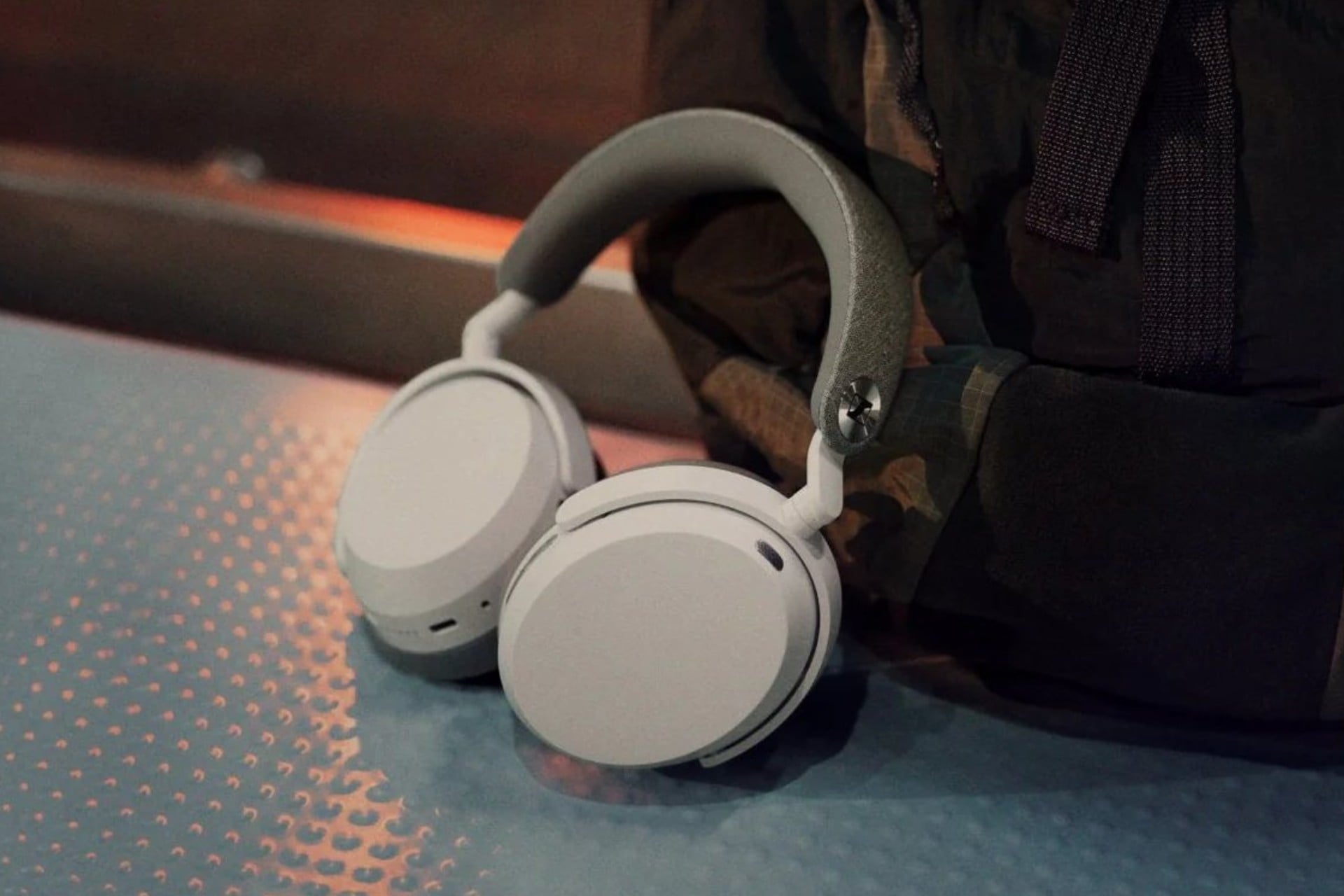 Momentum 5 Wireless Headphones