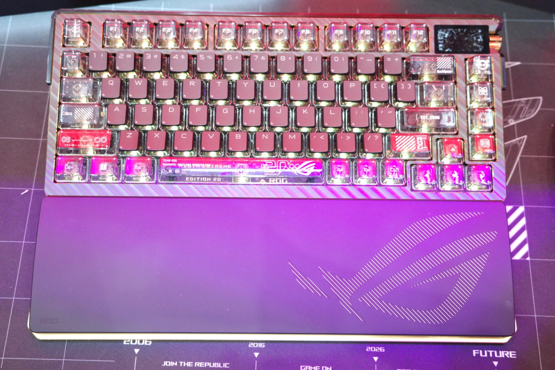Asus Rog Azoth Extreme Edition 20