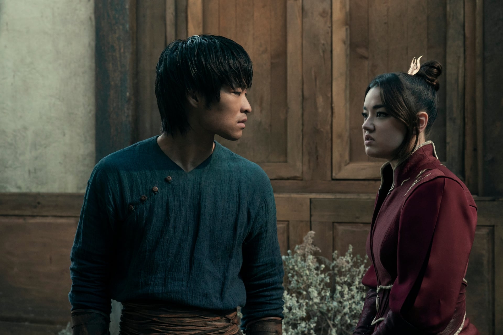 Avatar: The Last Airbender still of Zuko talking to Azula.