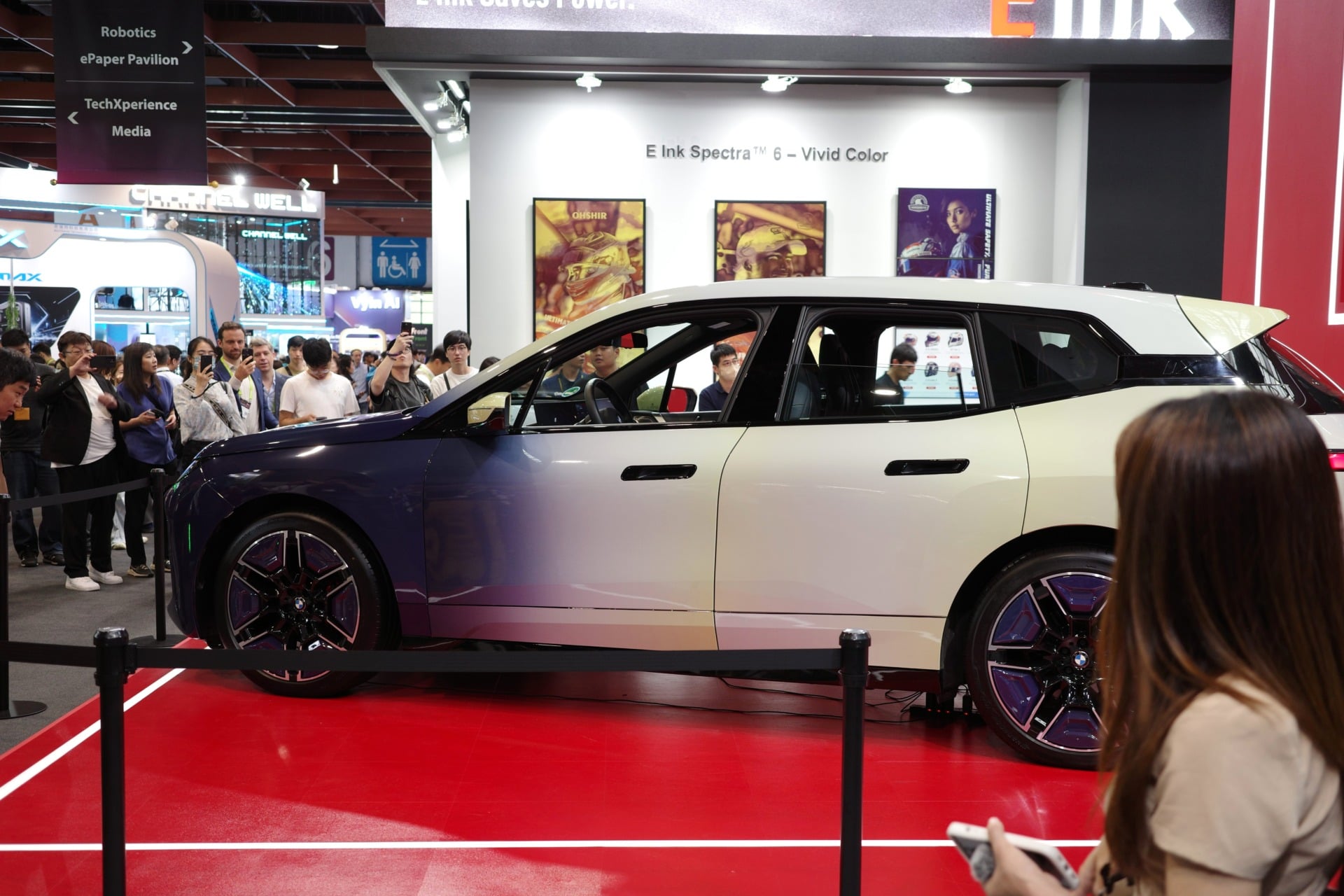 E Ink Bmw Flow Ix 1