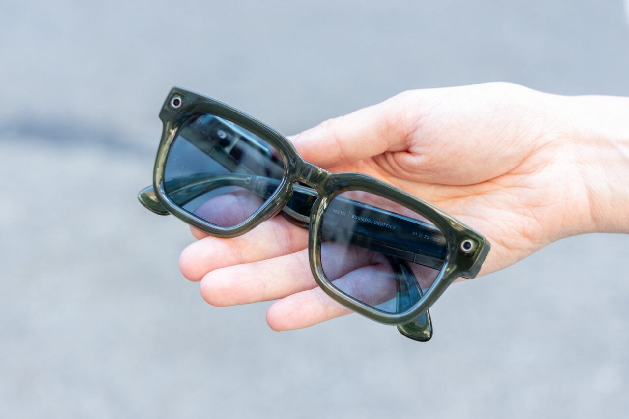 New Cooling Tech Could Pave the Way for Longer Smart Glasses Recording