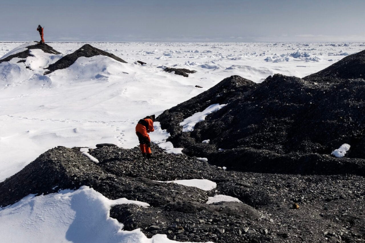 Scientists Tracked These Strange Arctic Icebergs and Found Something Unexpected on the Seafloor