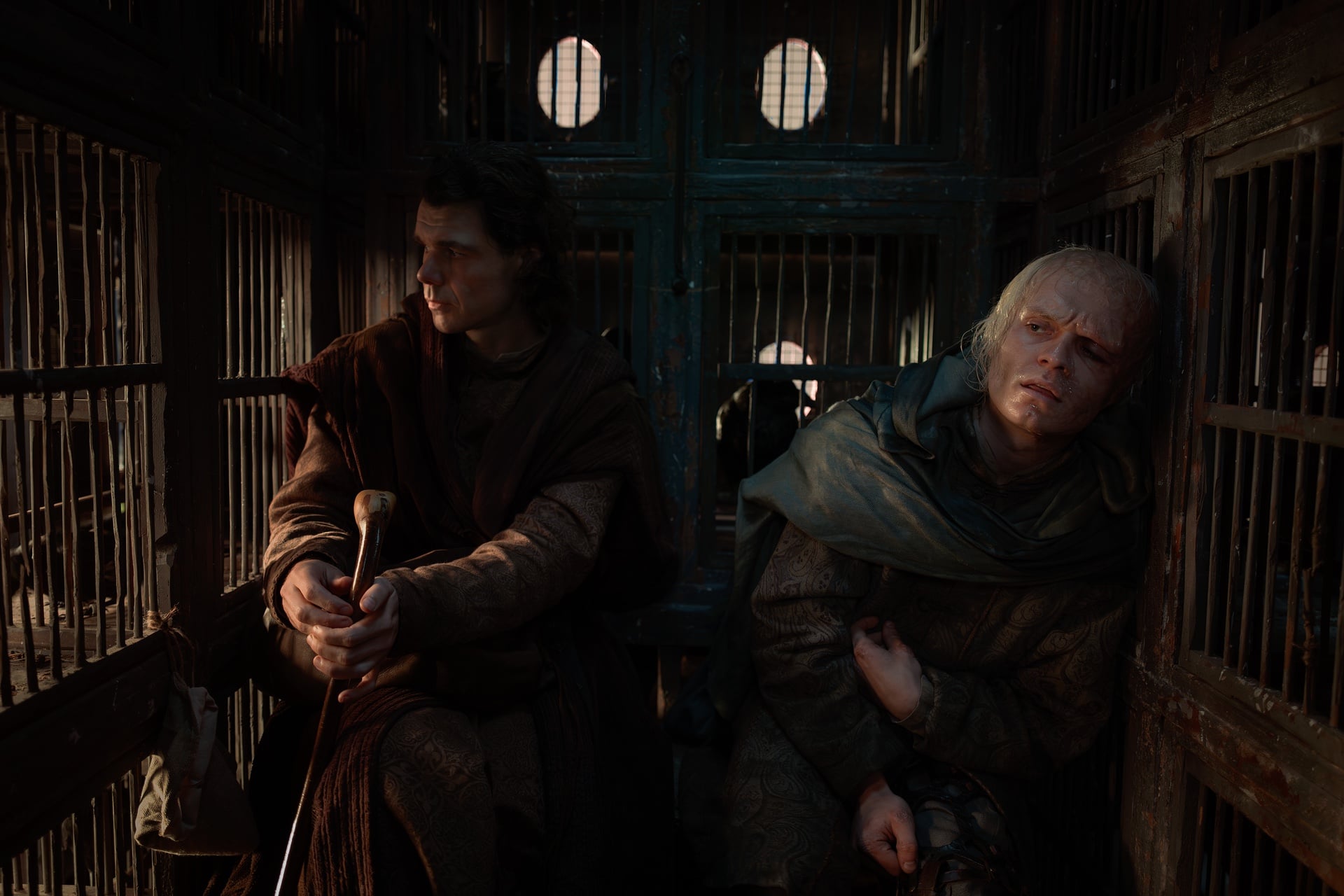 Matthew Needham Tom Glynn Carney Hotd S3ep1