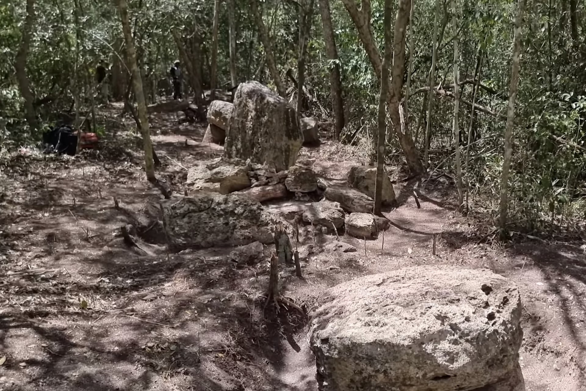 The archaeological settlement Minanbé.