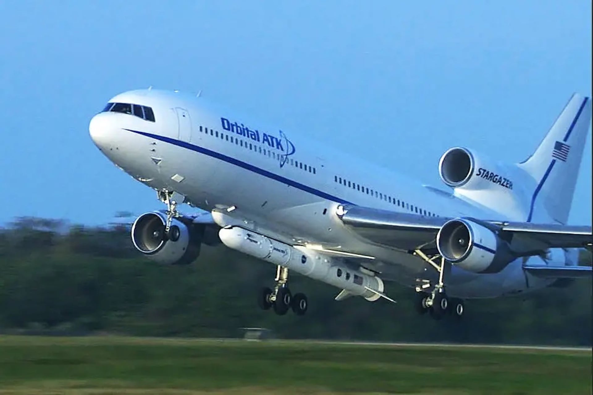 The Stargazer aircraft carrying a Pegasus XL Rocket.