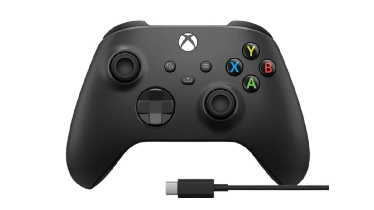 Xbox Offloads Wireless Gaming Controller at Record Low, With the USB-C Cable Practically Thrown In
