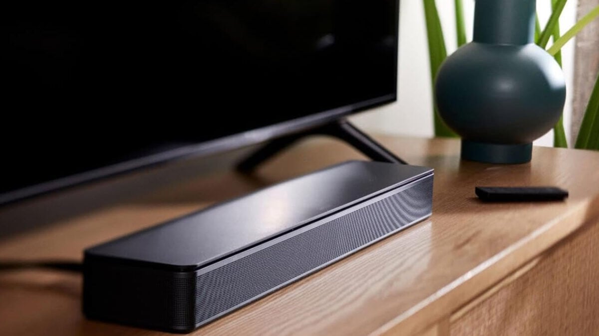 This Bose Soundbar Creates Spatial Audio From Two Angled Drivers, Now Selling for Peanuts Next to Rivals