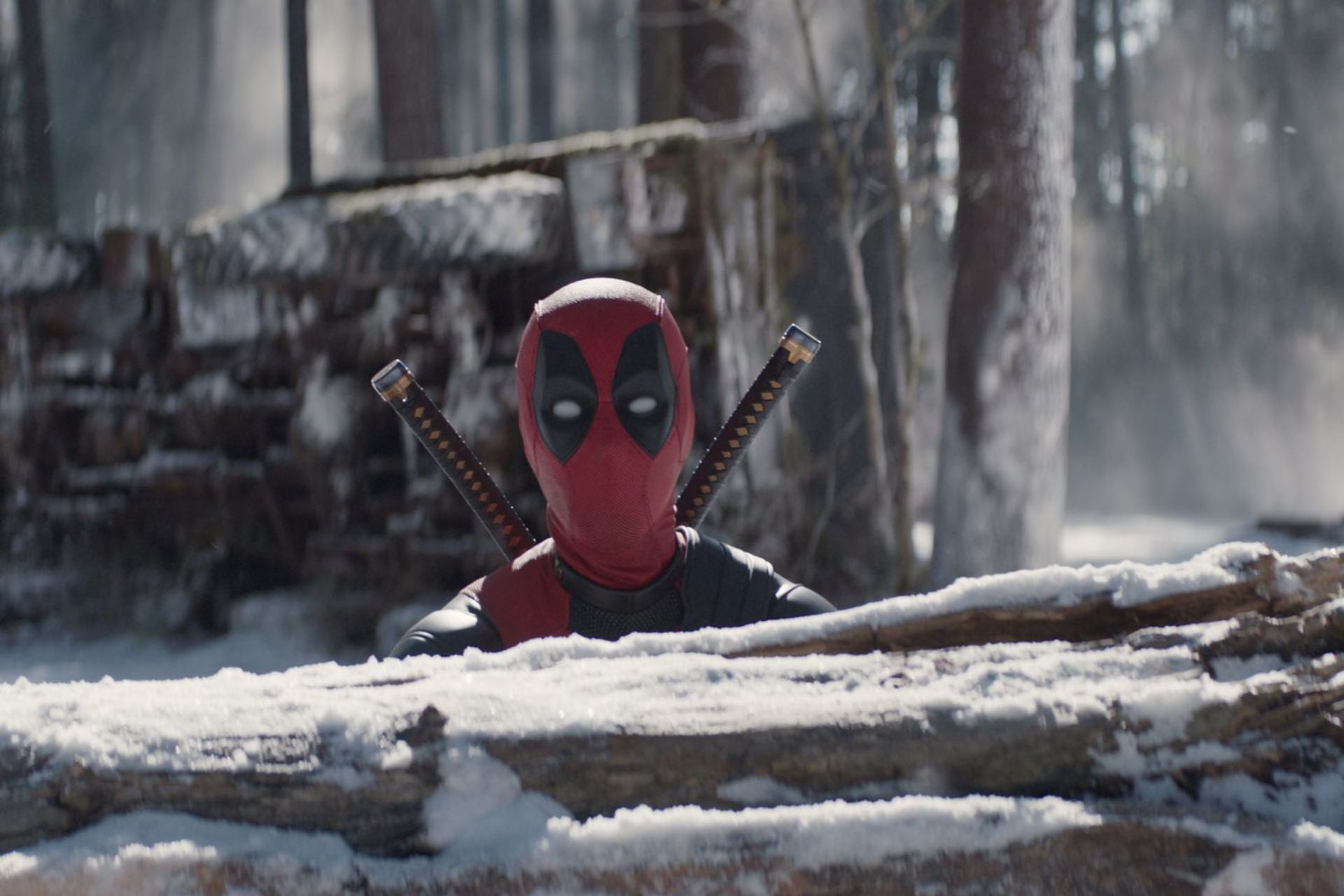 Deadpool movie news is popping its head up again.