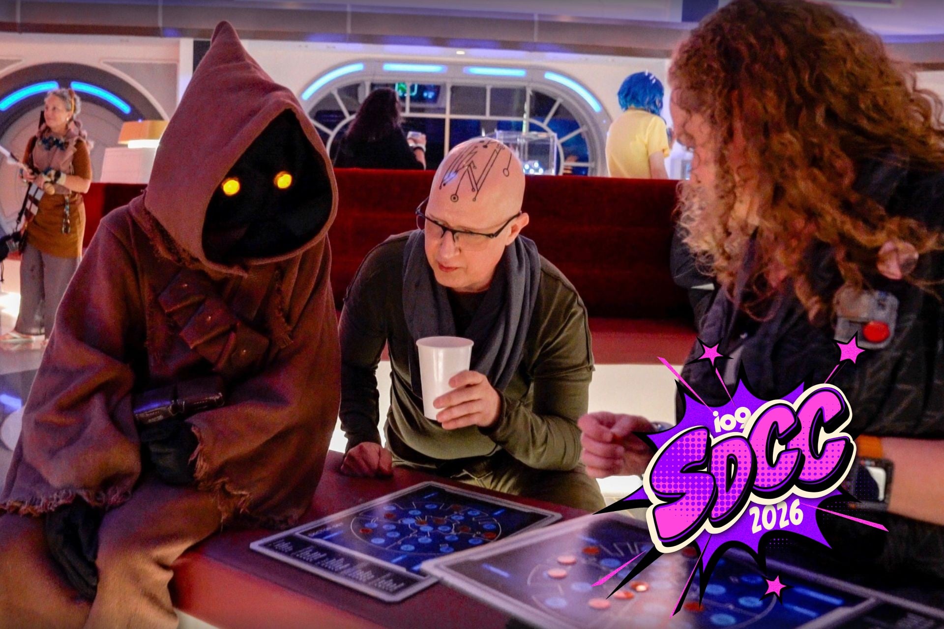 A Jawa and some friends in the Star Wars: Galactic Starcruiser hotel in Halcyon Daze.